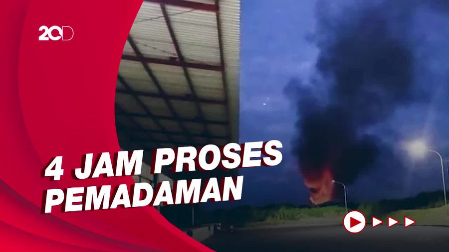 Kobaran Api Melahap Pabrik Cat di Sidoarjo, Terdengar Ledakan Keras