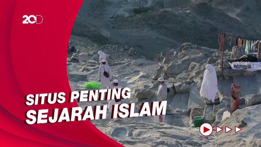 Jemaah Haji Mengunjungi Jabal Nur di Sela Kegiatan Berhaji