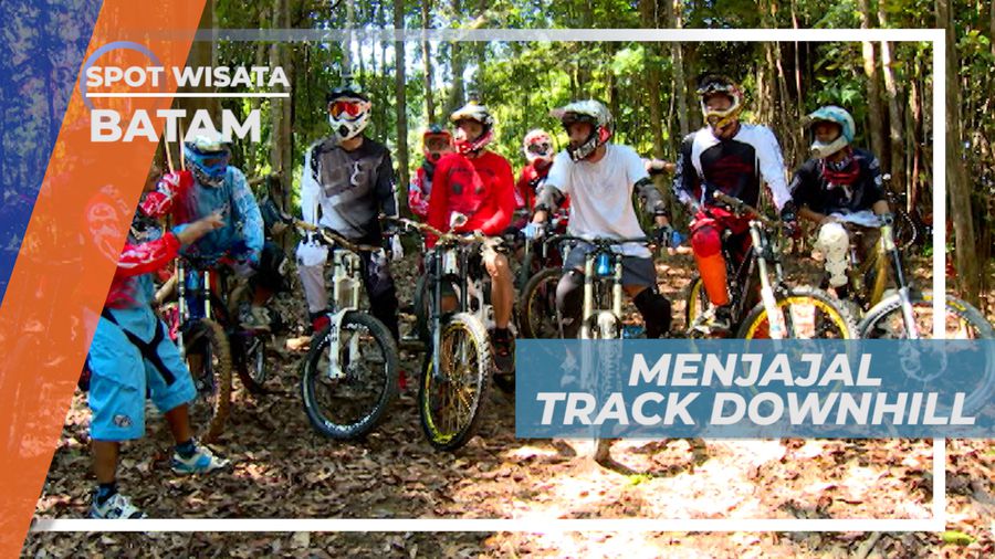 Pacu Adrenalin, Taklukkan Beragam Rintangan di Track Downhill, Batam