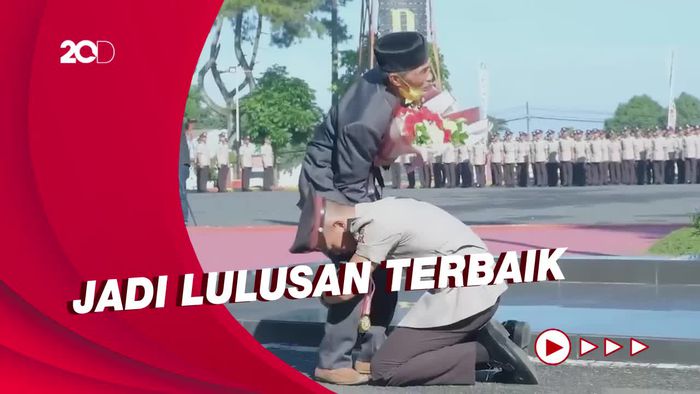 Momen Mengharukan Sopir Angkot Hadiri Pelantikan Anaknya Jadi Polisi