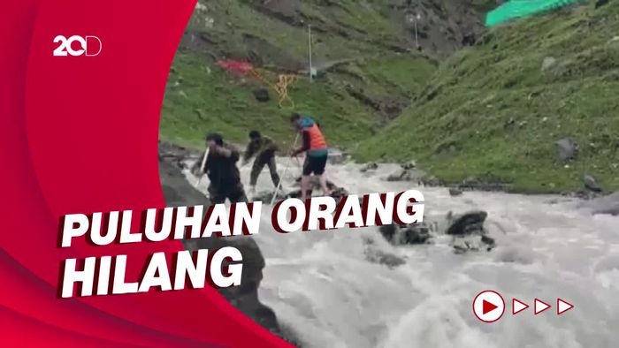Banjir Bandang Landa Kamp Dekat Kuil Hindu di India, 16 Orang Tewas