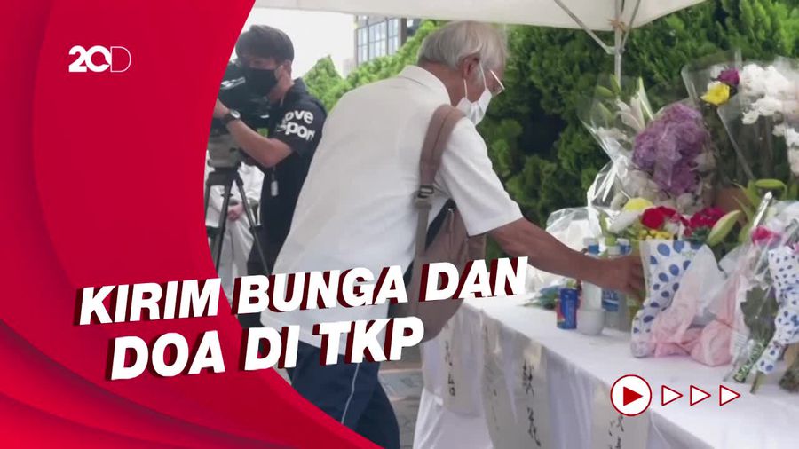 Duka Warga Jepang Atas Meninggalnya Shinzo Abe