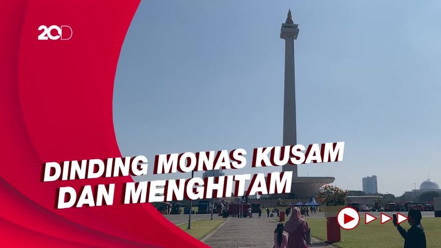 Melihat Kondisi Monas yang Dindingnya Mulai Kusam