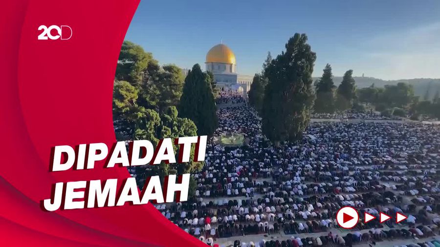 Melihat Ribuat Umat Muslim Salat Id di Masjidil Aqsa