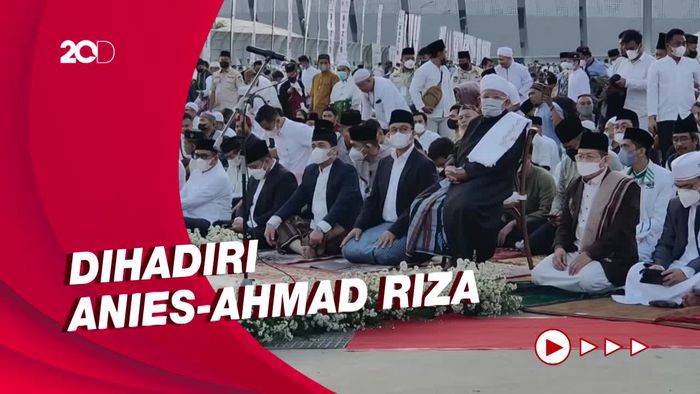 JIS Dipenuhi Jemaah Salat Idul Adha, Ada Anies-Riza Patria