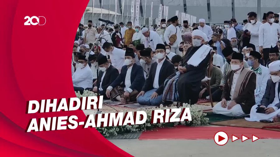 JIS Dipenuhi Jemaah Salat Idul Adha, Ada Anies-Riza Patria