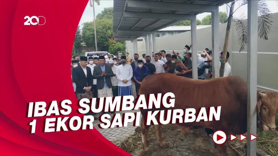 AHY-Ibas Hadiri Salat Idul Adha di Masjid Agung Darul Falah Pacitan  