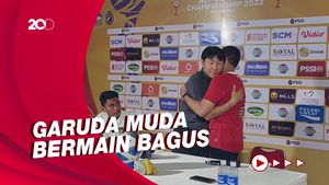 Momen Iwan Bule Peluk Shin-Tae-yong Usai Timnas U-19 Tersingkir