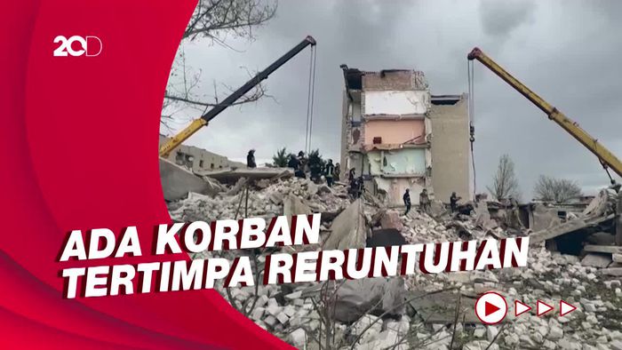 10 Tewas saat Roket Uragan Rusia Hancurkan Gedung 5 Lantai di Donetsk