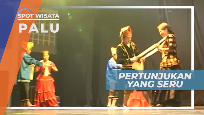 Menari Gemulai Di Hadapan Para Penonton, Palu