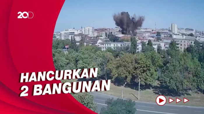 Detik-detik Rudal Iskander Hantam Permukiman di Kharkiv