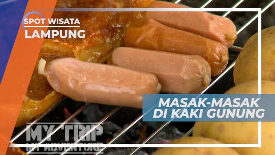Memasak Santapan Siang di Kaki Gunung Krakatau, Lampung