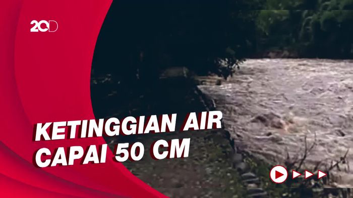 Kampung Naga Tasikmalaya Dihantam Banjir Bandang