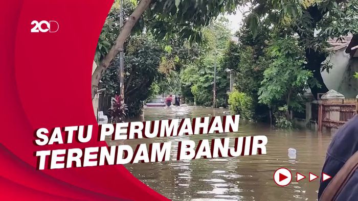 Menyusuri Banjir di Ciledug: Rumah Terendam Semeter-Ada Warga Bertahan