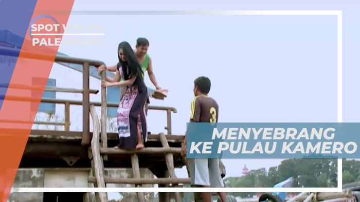 Berperahu Menyeberang ke Pulau Kamero Palembang