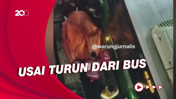 Seorang Wanita Tewas Terlindas TransJ di Halte Kramat Sentiong