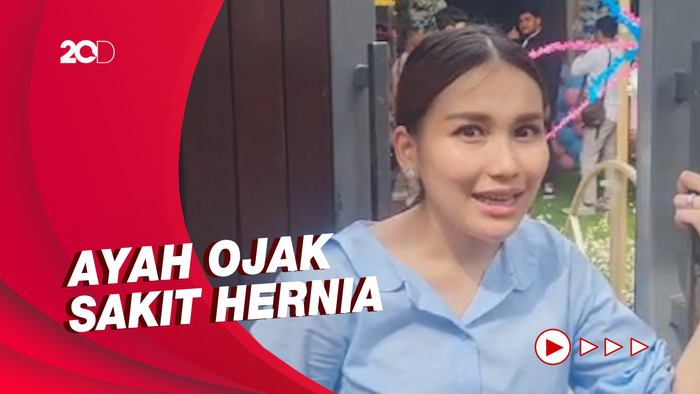 Kondisi Terkini Ayah Ayu Ting Ting Usai Operasi Hernia