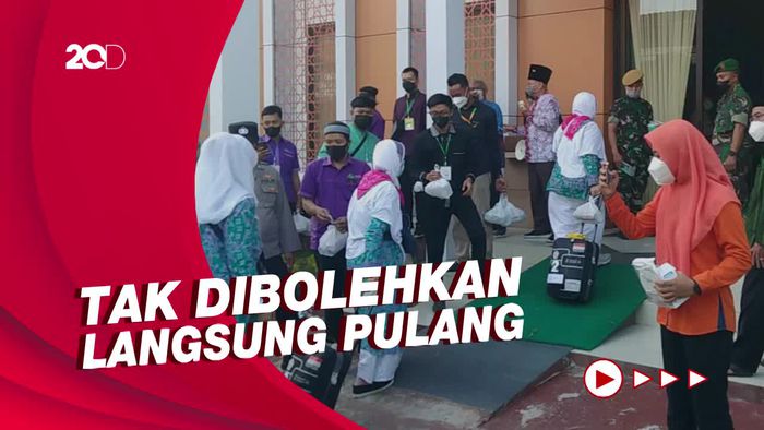 446 Jemaah Haji Kloter Pertama Debarkasi Surabaya Tiba di Asrama Sukolilo
