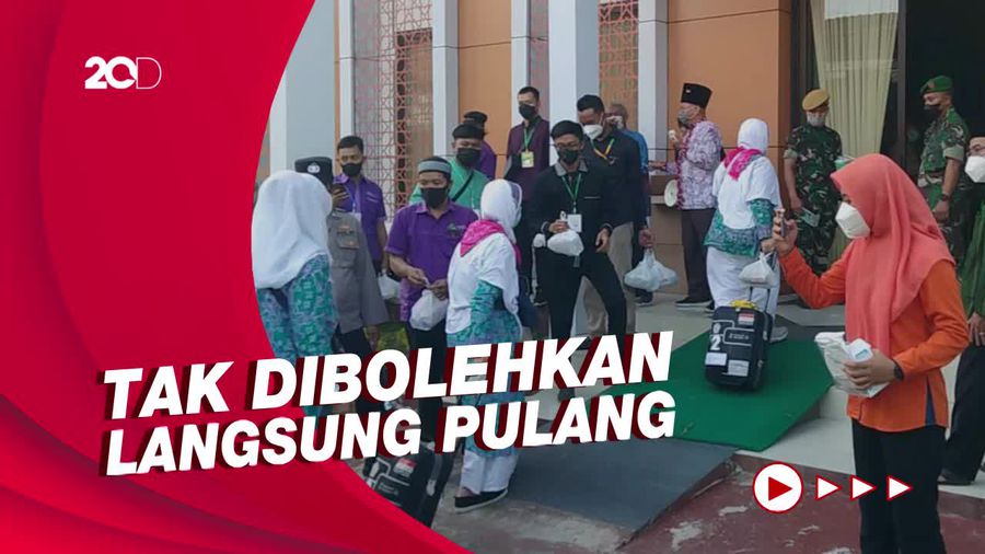 446 Jemaah Haji Kloter Pertama Debarkasi Surabaya Tiba di Asrama Sukolilo