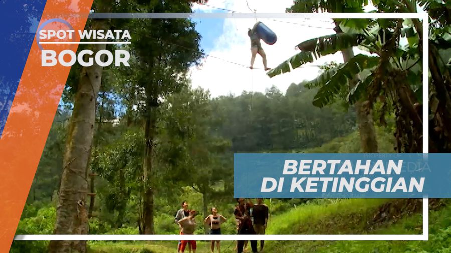 Permainan Menantang dengan Memeluk Drum di Ketinggian, Bogor
