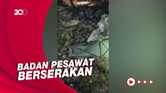 Penampakan Terkini Sesaat Setelah Pesawat Latih Jatuh di Blora