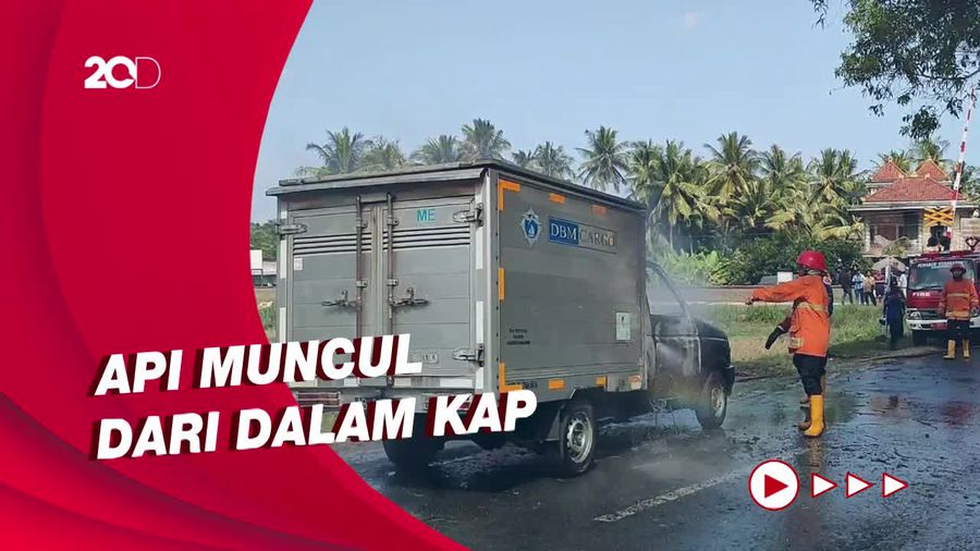 Diduga Korsleting, Mobil Boks di Kulon Progo Terbakar hingga Hangus!  
