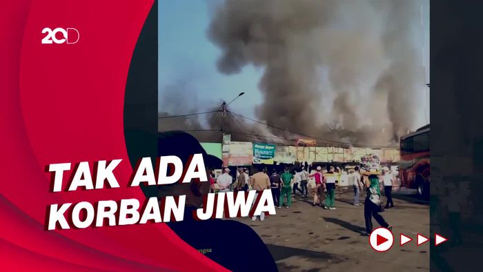 Ledakan Gas Bikin Kebakaran Kios di Terminal Bekasi