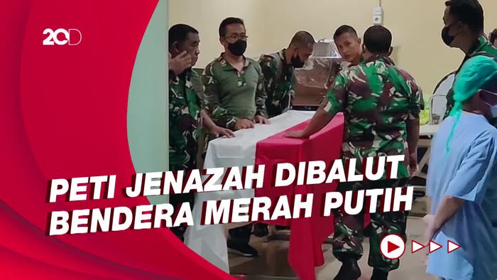 Jenazah TNI AL-Istri Korban Truk Pertamina Diserahkan ke Keluarga