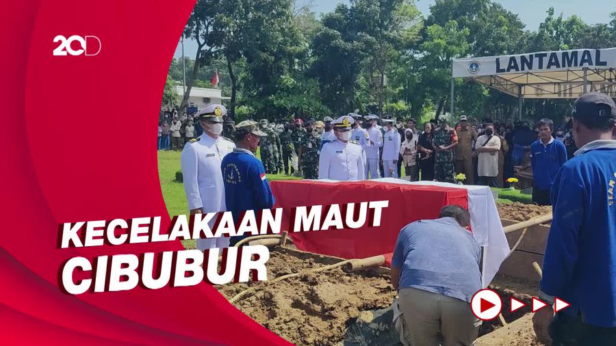 Prajurit TNI AL dan Istri Korban Truk Pertamina Dimakamkan Secara Militer