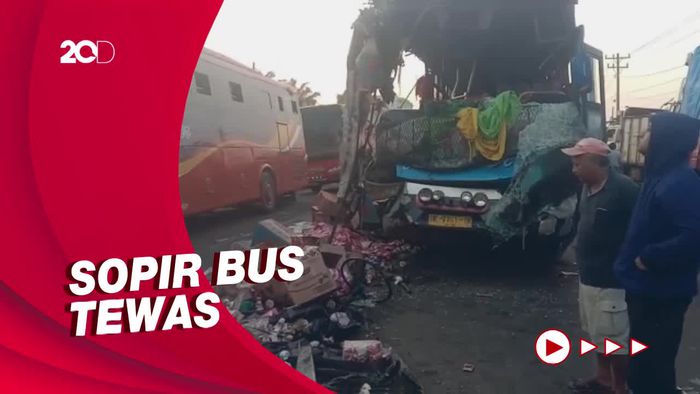 Bus Vs Truk di Asahan Sumut,  1 Orang Tewas