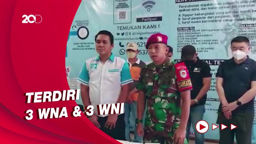 6 Agen Intelijen Asing yang Ditangkap TNI AL Kaltara Digiring ke Imigrasi