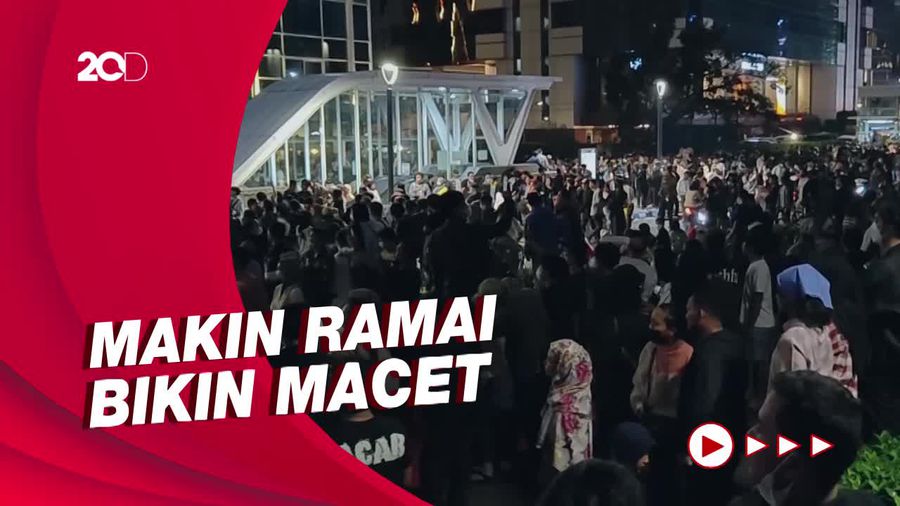 Penampakan Lautan Manusia di Citayam Fashion Week Sudirman