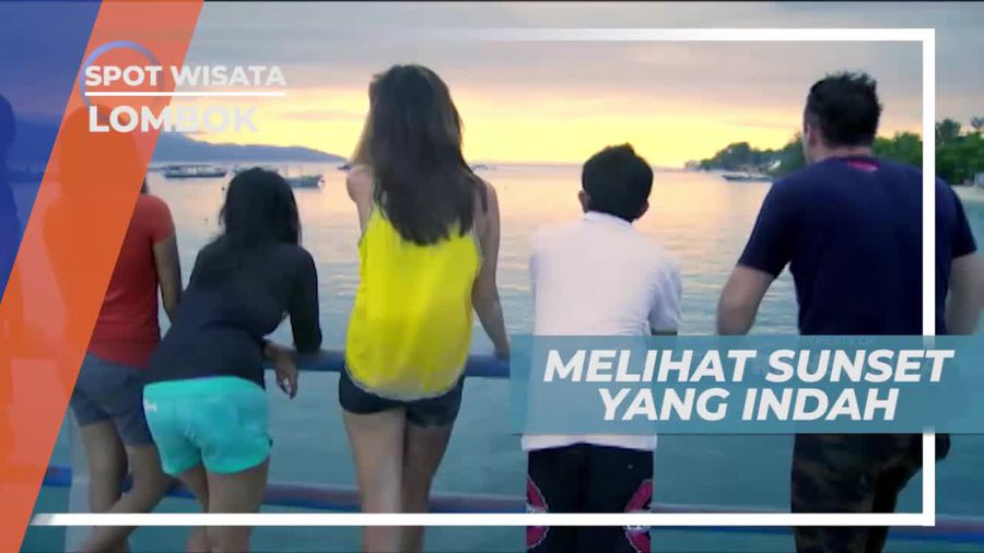 Menikmati Panorama Matahari Terbenam di Dermaga, Lombok