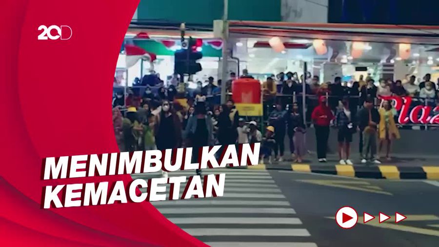 Aksi Anak-anak Muda Madiun Ikut-ikutan Citayam Fashion Week