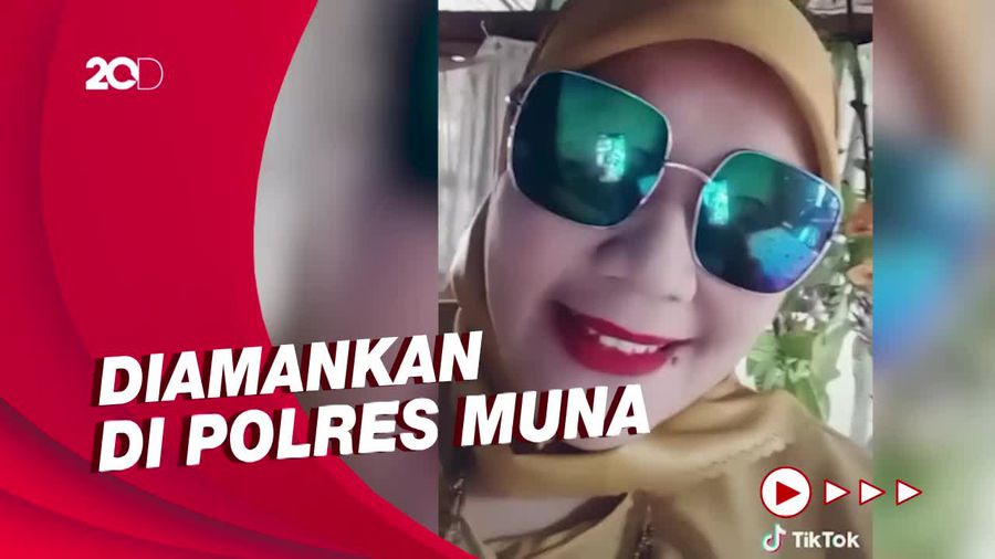 Emak-emak Hina Iriana Jokowi Sambil Meludah Berujung Diamankan Polisi