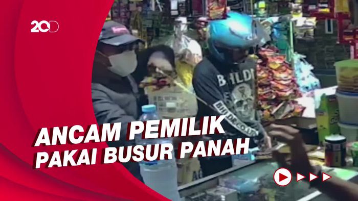Perampok Toko Kelontong Kocar-kacir Usai Sadar Aksinya Terekam CCTV
