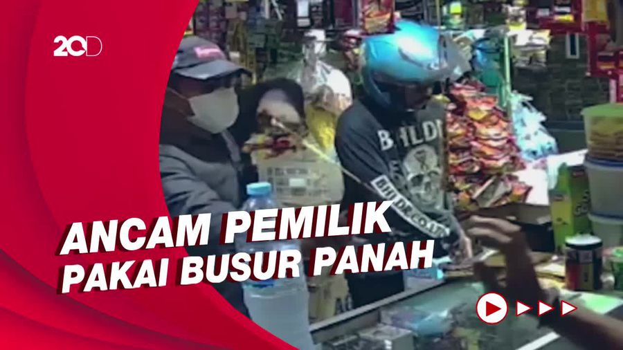 Perampok Toko Kelontong Kocar-kacir Usai Sadar Aksinya Terekam CCTV