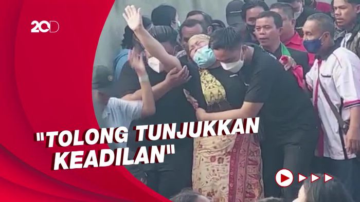 Tangis Keluarga-Minta Tolong Jokowi saat Proses Ekshumasi Brigadir J