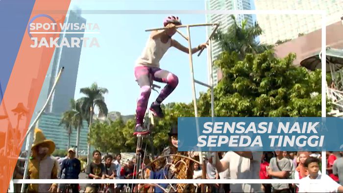 Asiknya Naik Sepeda Unik Setinggi 2 Meter, Jakarta