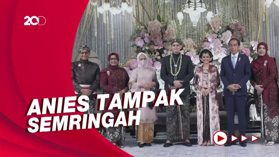 Gaya Jokowi Kondangan di Pernikahan Anak Anies Baswedan 
