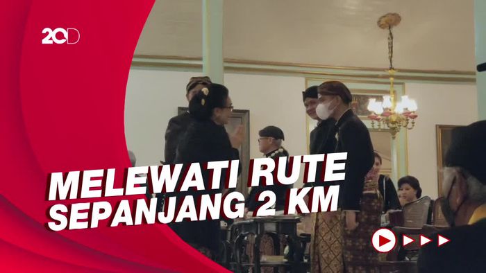 Momen Ganjar-Gibran Ikut Kirab 1 Suro di Mangkunegaran