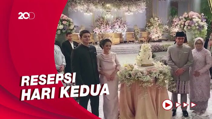 Momen Mesra Mutiara Baswedan-Ali Alhuraiby, Potong Kue & Suap-suapan