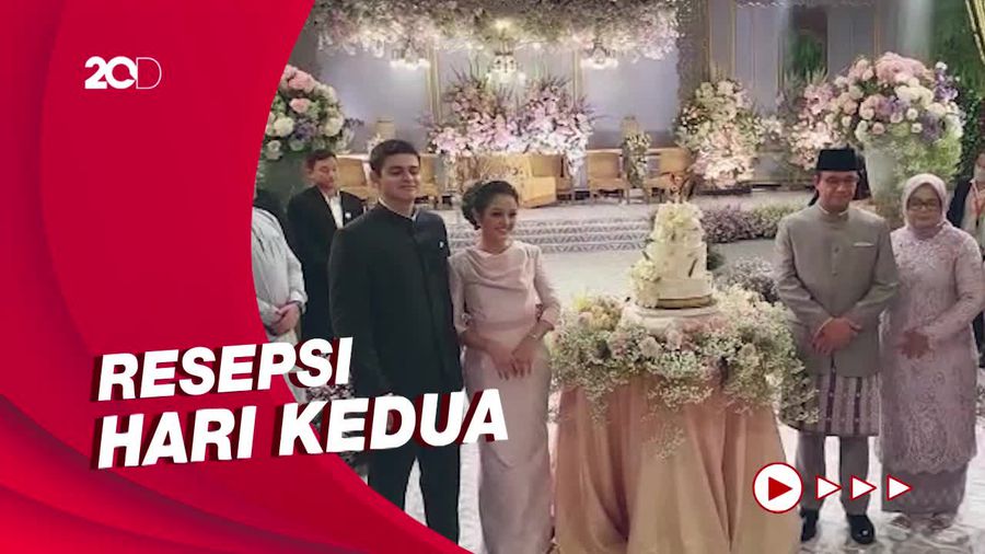 Momen Mesra Mutiara Baswedan-Ali Alhuraiby, Potong Kue & Suap-suapan