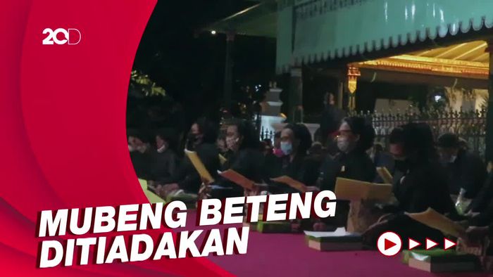 Suasana Malam 1 Suro Karaton Ngayogyakarta Hadiningrat