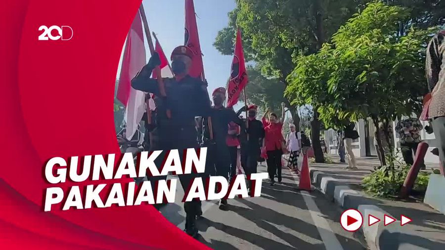 Arak-arakan Budaya PDIP Daftar Peserta Pemilu 2024 