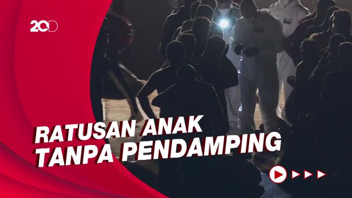 Potret Ribuan Imigran Afrika Utara Mendarat di Pulau Sisilia Italia