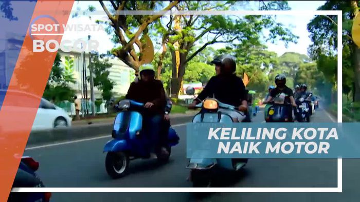 Naik Motor Antik Berkeliling Kota Bogor