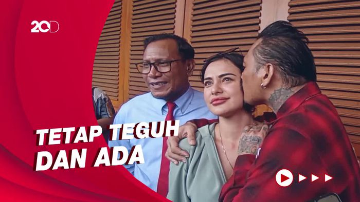 Kecup Mesra Nora Setelah Keluar Penjara, Jerinx: Terima Kasih