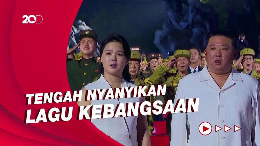 Momen Langka Saat Tangisan Istri Kim Jong Un Tersorot Kamera