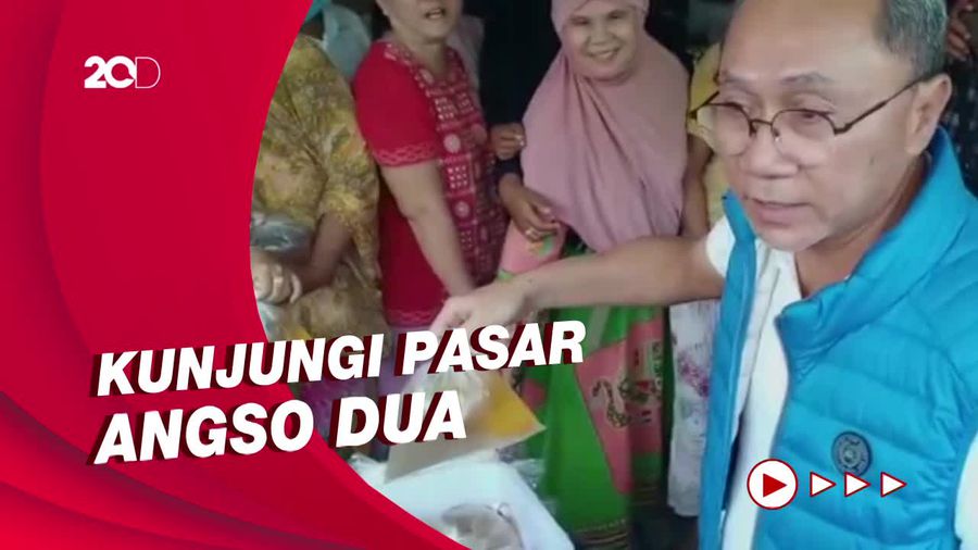 Mendag Zulhas Bagikan Cabai-Minyak Goreng di Jambi